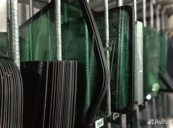 Стекло переднее Мини-погрузчик Venieri VF 1.33 B