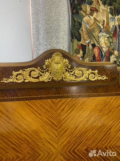 Антикварная мебель