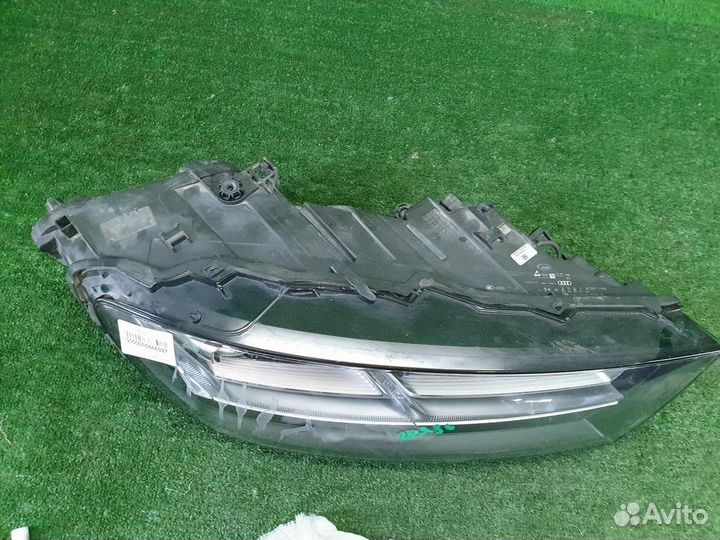 Фара правая Audi Q7/SQ7