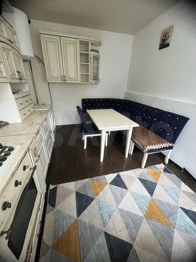 3-к. квартира, 100 м², 1/1 эт.
