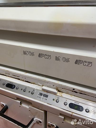 Холодильник zanussi
