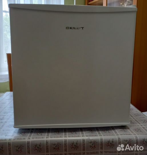 Мини-холодильник Kraft KR-50W