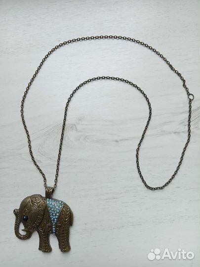 Украшение на шею из металла