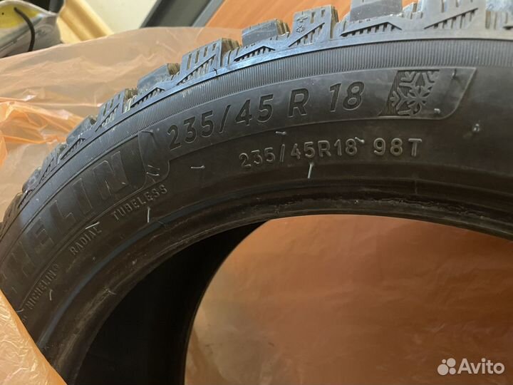 Michelin X-Ice North 4 235/45 R18