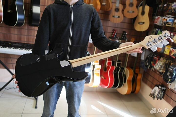 Бас гитара Cort + Аксессуары