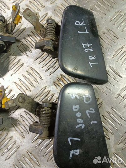 Ручки дверей наружные Nissan Terrano WD21