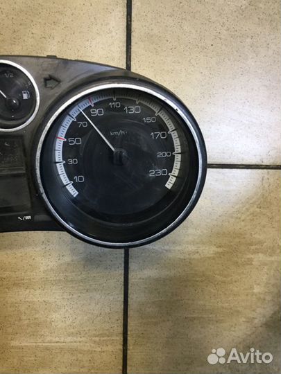 Панель приборов Peugeot 308