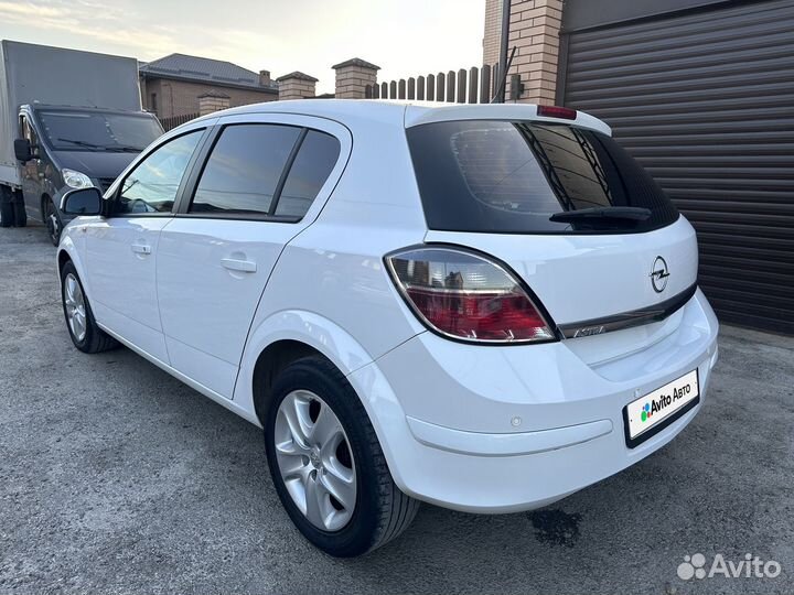 Opel Astra 1.6 МТ, 2011, 199 000 км