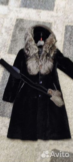 Шуба мутоновая с капюшоном
