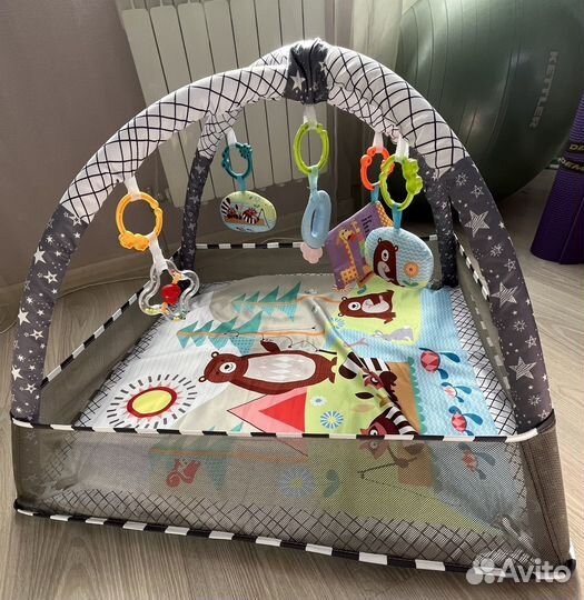 Развивающий коврик с дугами