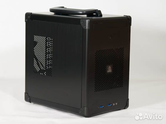 Корпусы в серверную стойку + Mini-ITX Lian Li