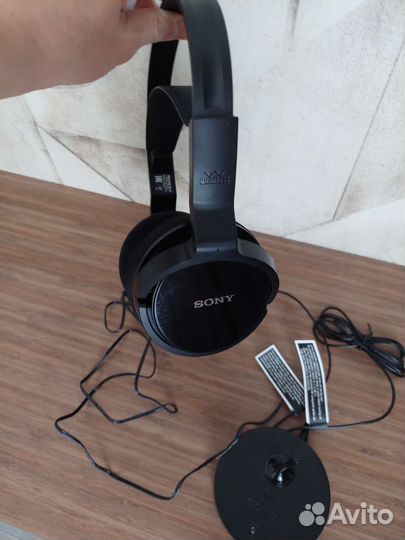 Наушники Sony