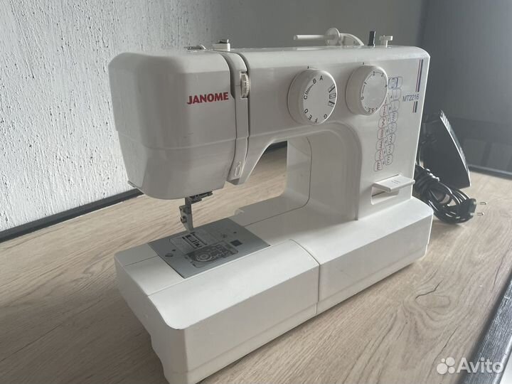 Швейная машинка janome MT2216