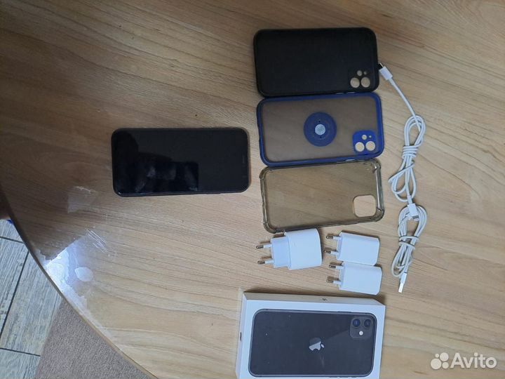 iPhone 11, 64 ГБ