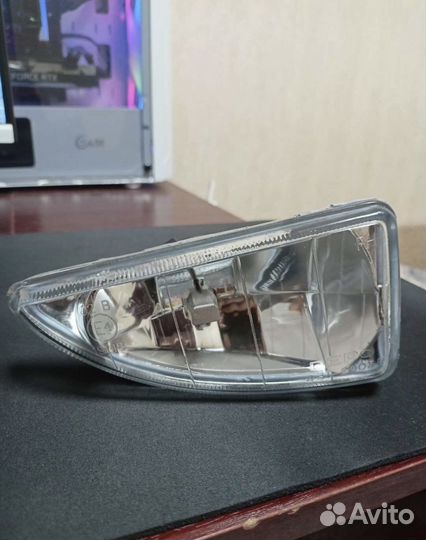 Противотуманная фара Ford Focus 1 (Правая)