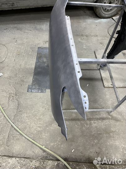 Крыло переднее 2шт л+п Toyota Land Cruiser 200