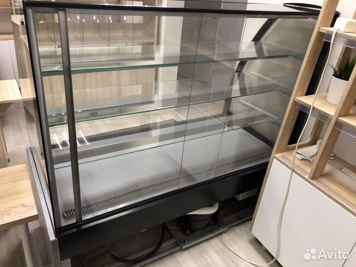 Холодильная витрина carboma 1.3