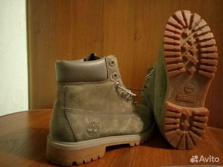 Ботинки демисезонные Timberland р-р 37 (нубук)