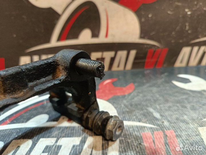 Скоба суппорта задняя Opel Astra H 2006