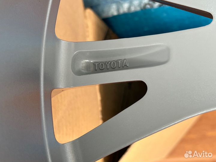 Диски Toyota Camry V70 V75 R18 Новые Оригинал