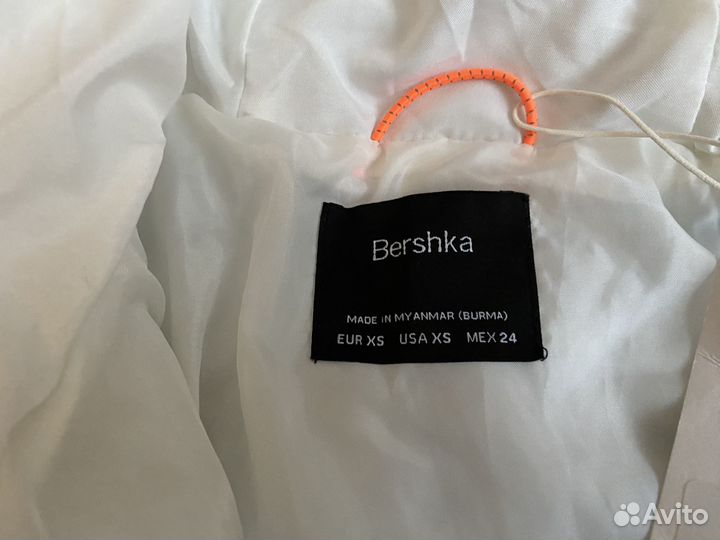 Куртка новая Bershka