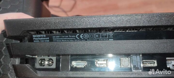 Sony playstation 4 pro (Cuh-7216B) + подставка