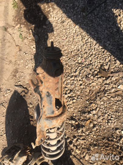 Opel vectra b стойки задние 1.8