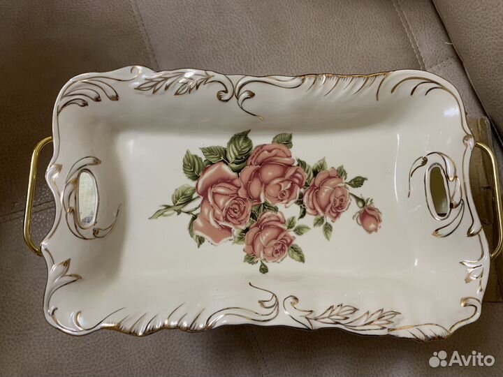 Блюдо на подставке 