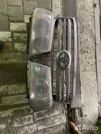 Фары и решетка радиатора