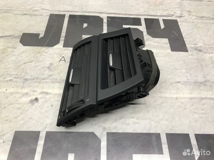 Решетка вентиляционная передняя левая Bmw X5 E70