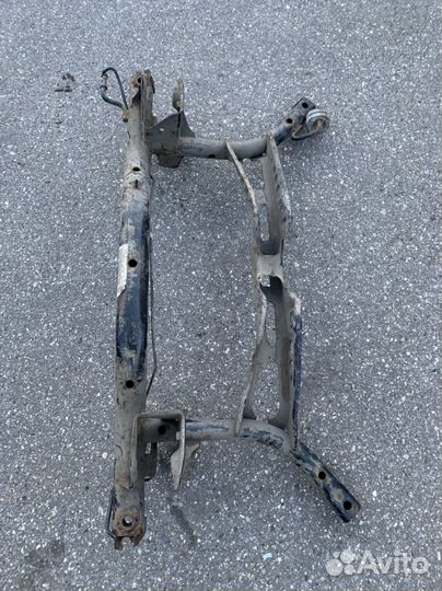 Подрамник задний Volkswagen skoda