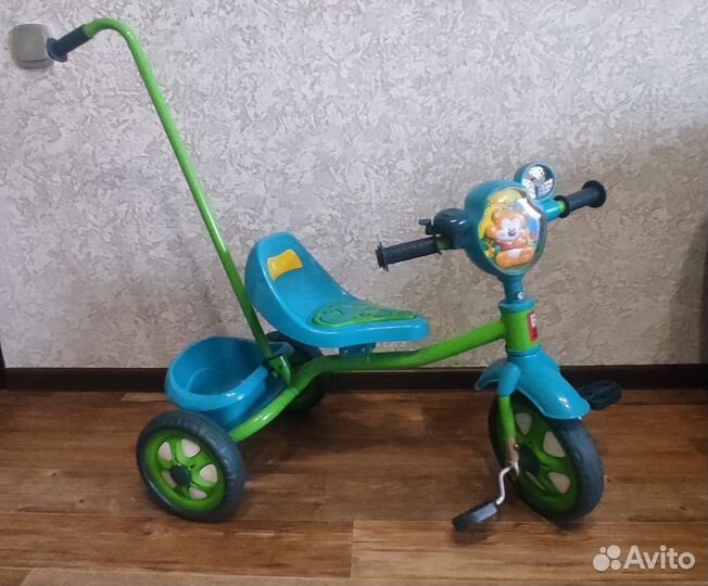 Трёхколёсный велосипед со съемной ручкой