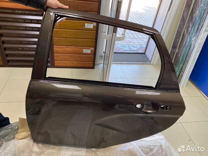 Дверь задняя левая Веста цвет 246 Ангкор