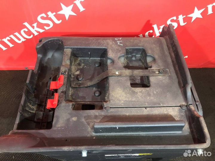 Ящик инструментальный правый Man TGS