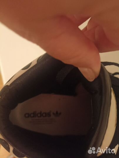 Кроссовки adidas женские