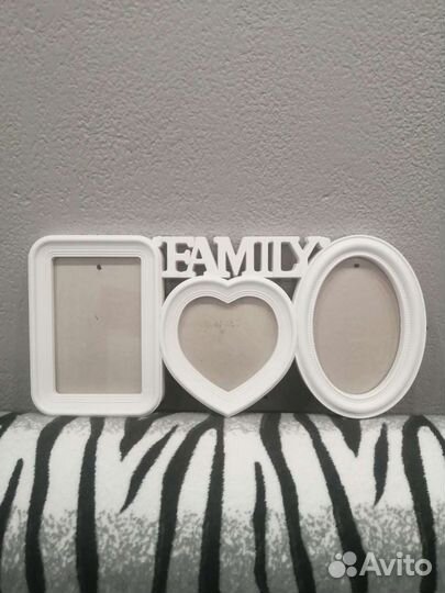 Белая рамка для фотографий family