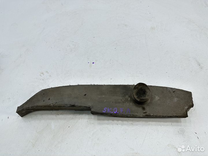 Skoda octavia а7 2019 пыльник крыла левый
