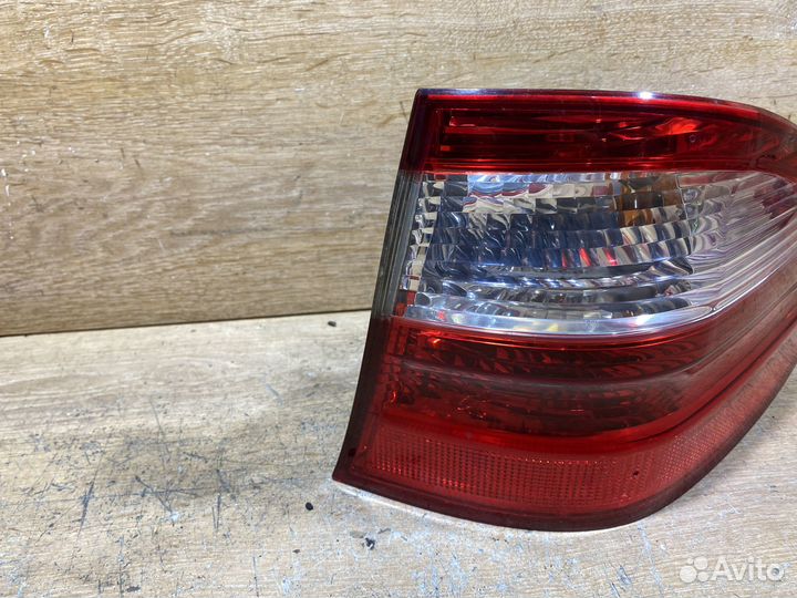 Фонарь задний правый Mercedes W211 Арт. 111293