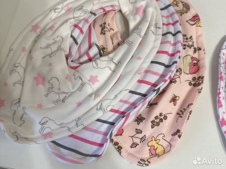 Комплект детских нагрудничков новые