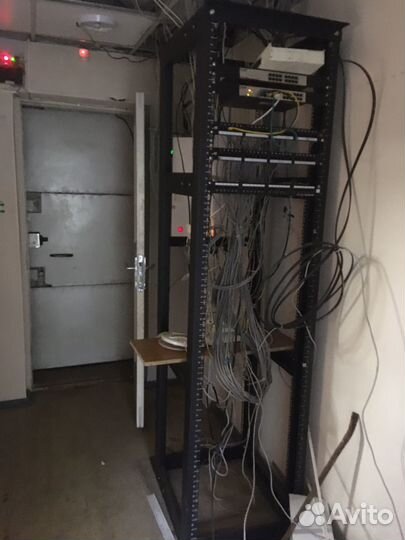 Телекоммуникационная стойка