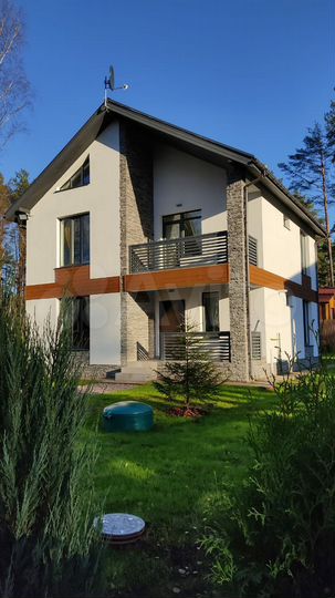 Дом 195 м² на участке 10 сот.