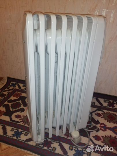 Масляный обогреватель delonghi б/у