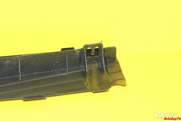 Audi Q5 Накладка рамки радиатора