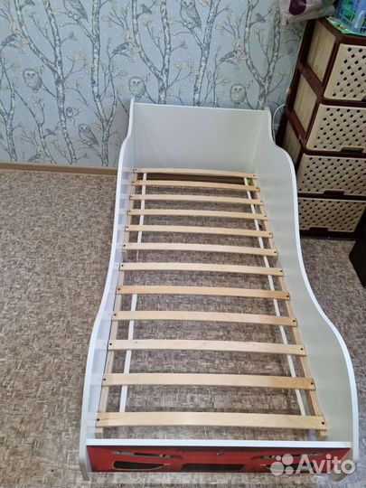 Детские кровати в виде машинки