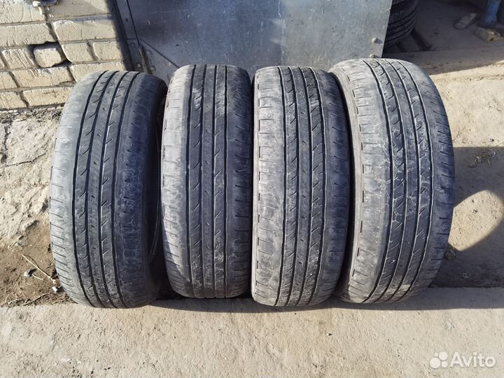 Bridgestone Dueler H/T 215/60 R17