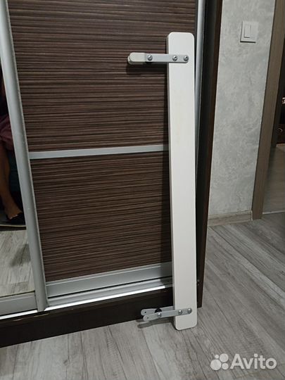 Бортик безопасности на кровать