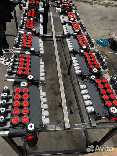 Гидрораспределитель 5Р80 пятисекционный