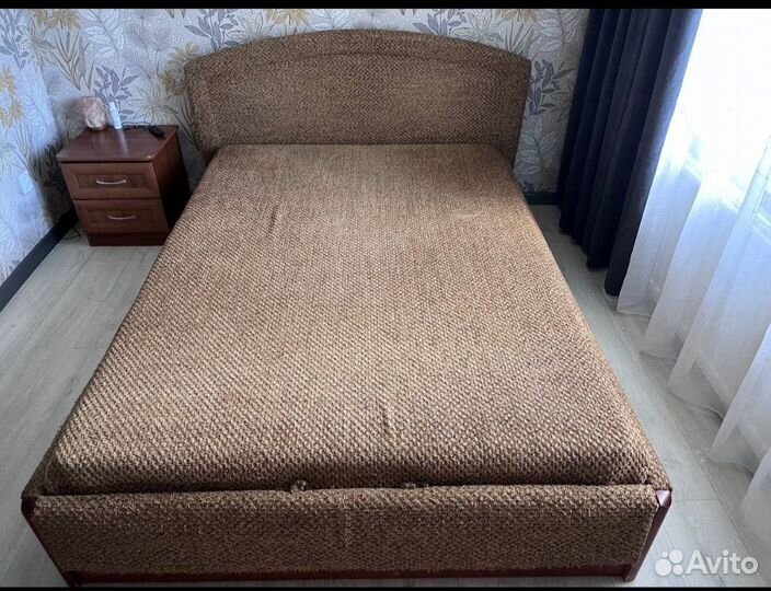 Кровать двухспальная 160 200 бу