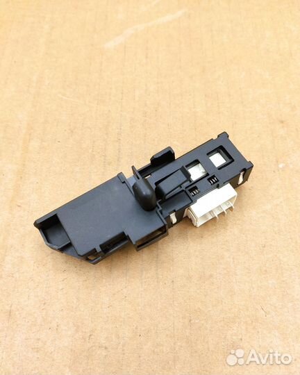 Замок (убл) люка стиральной машины Midea