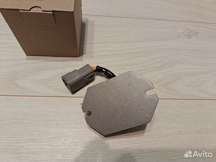 Регулятор напряжения BRP 515176189